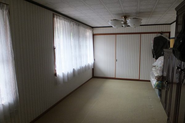 1930s wood house with outbuildings in Shimane