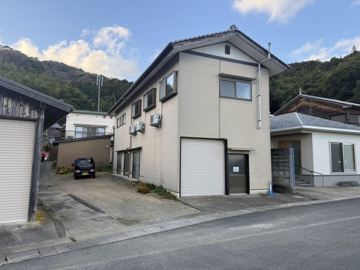 1980s wood house near the coast in Miyazu, Kyoto