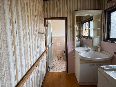 1970s wood house, 12-min walk to station, Hyogo