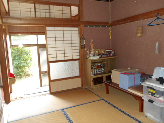 1960s wood house, 15-min walk to station, Hirasa, Satsumasendai
