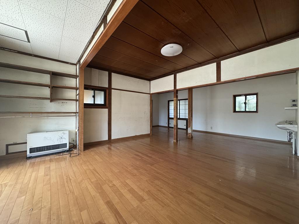 1960s wood house, 11-min walk to station, Nagano