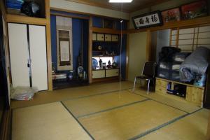 1970s wood house, 15-min walk to station, Ehime