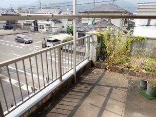 1970s concrete house, 1-min walk to station, Oita
