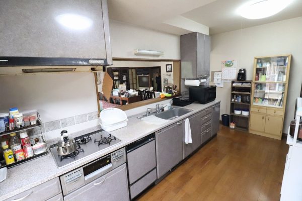 1970s wood house with storehouses in Shimane