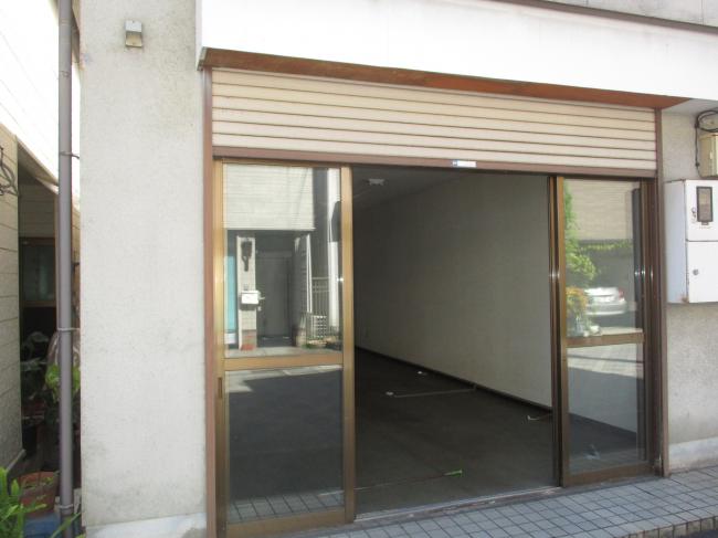 1990s wood house, 3-min walk to station, Okayama