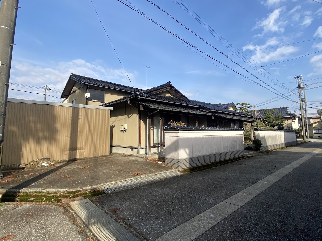 1990s wood house in Toyama