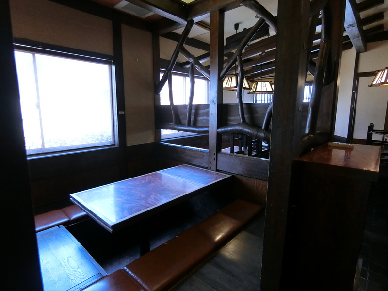 1990s wood house in Kochi