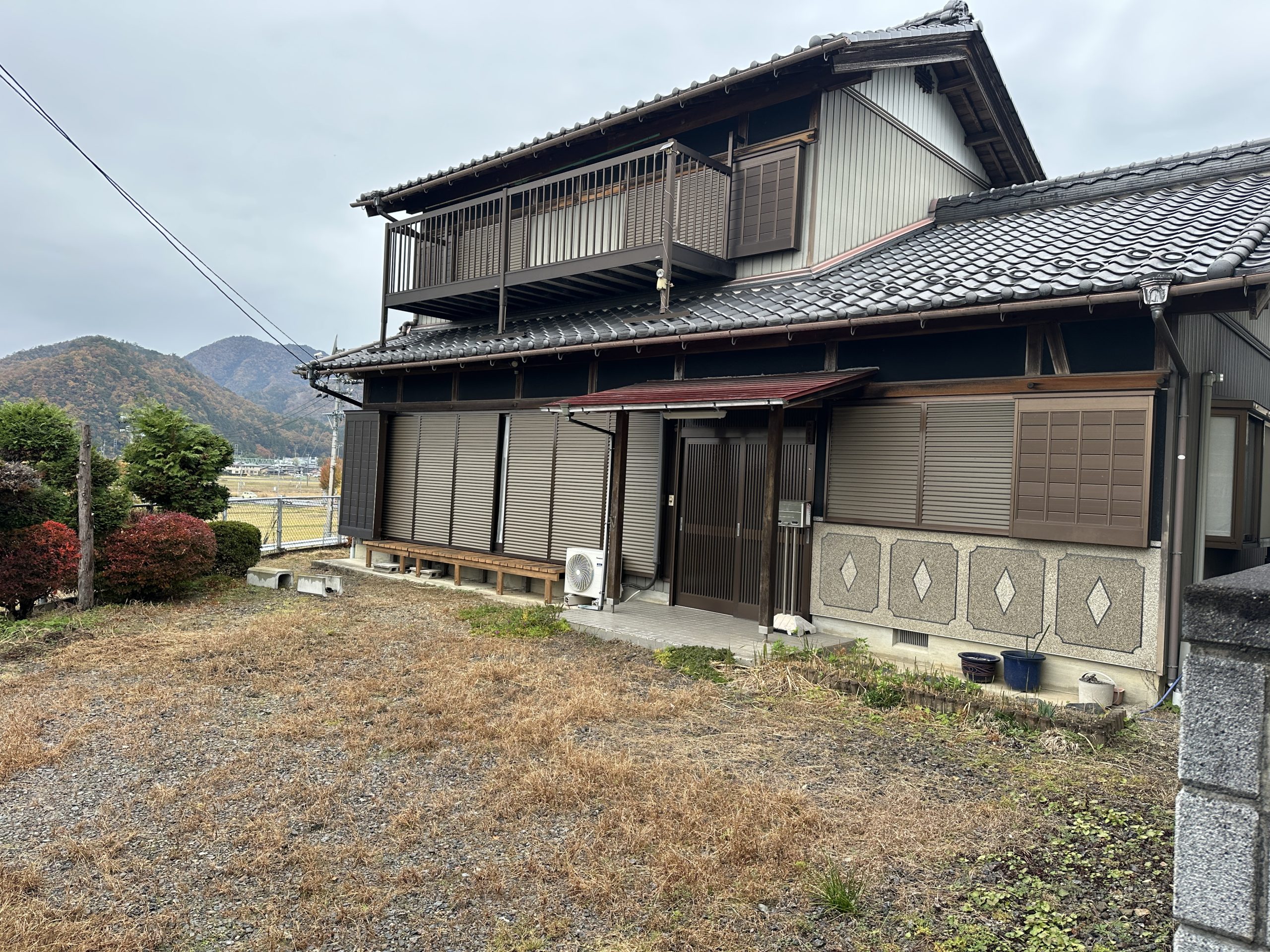 1990s wood house, 9-min walk to station, Gifu