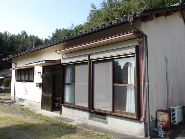 1960s wood house, 15-min walk to station, Hirasa, Satsumasendai