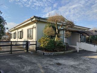 1990s house on a large plot in Sueyoshi, Soo