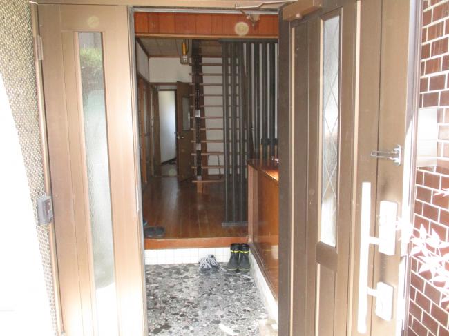 1970s wood house, 15-min walk to station, Okayama
