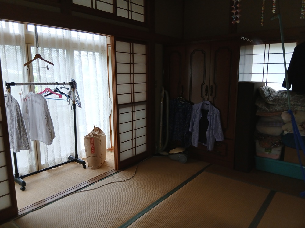 1990s wood house on a large plot in Iwate