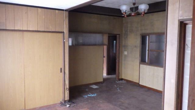 1960s wood house, 16-min walk to station, Nagasaki