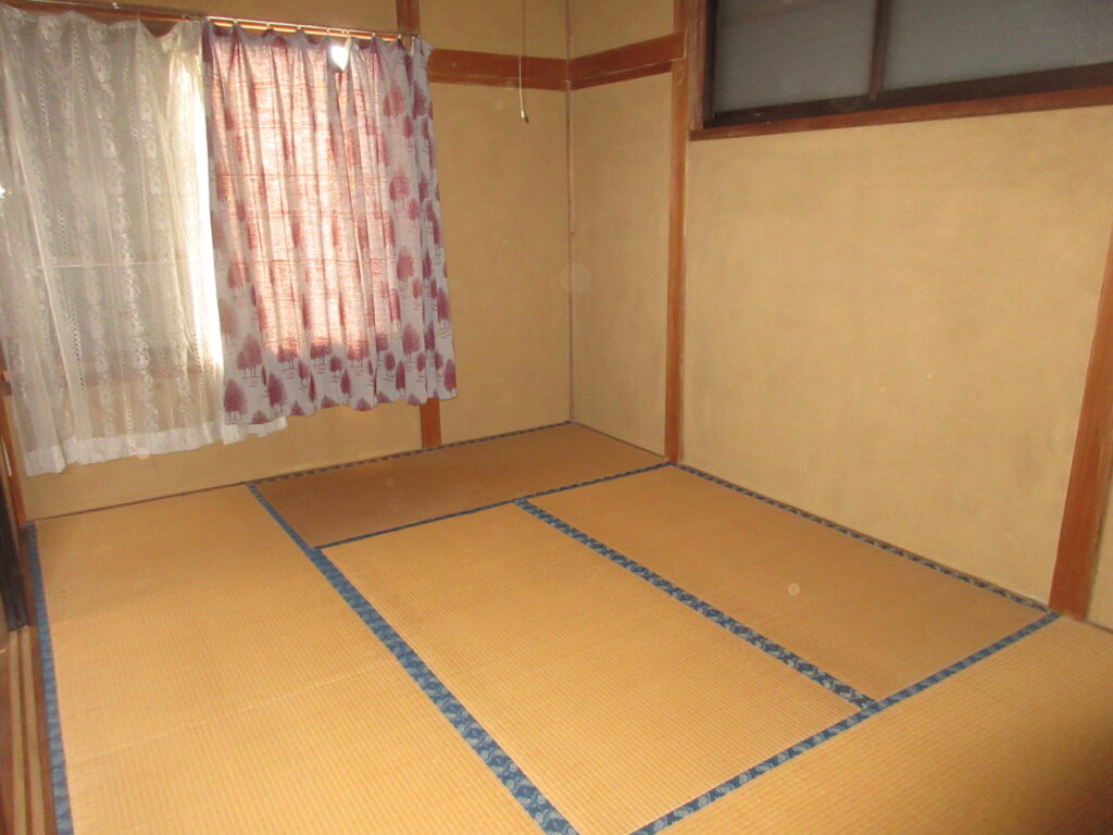 1980s wood house, 16-min walk to station, Ibaraki