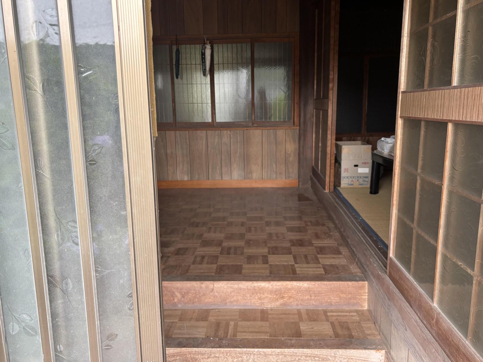 1950s wood house, 17-min walk to station, Hyogo