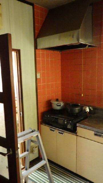 1980s wood house, 7-min walk to station, Nagasaki