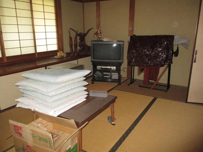 1980s wood house, 17-min walk to station, Okayama