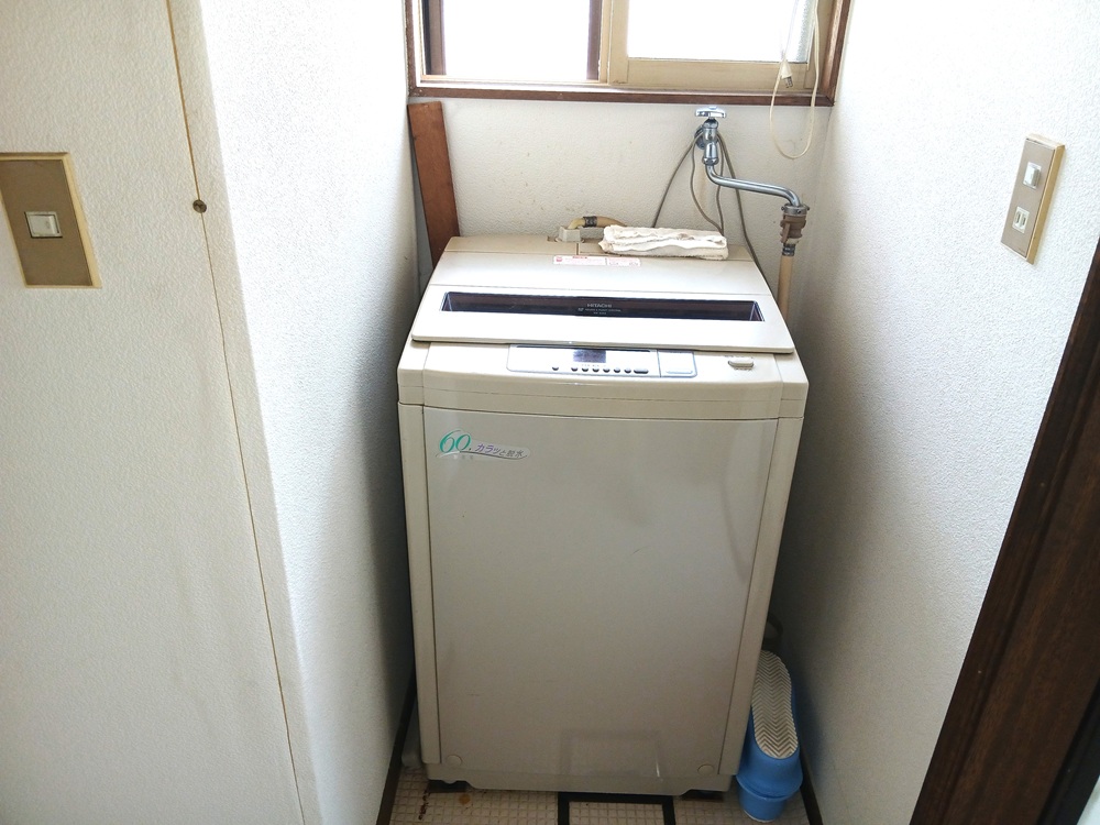1980s wood house, 10-min walk to station, Iwate