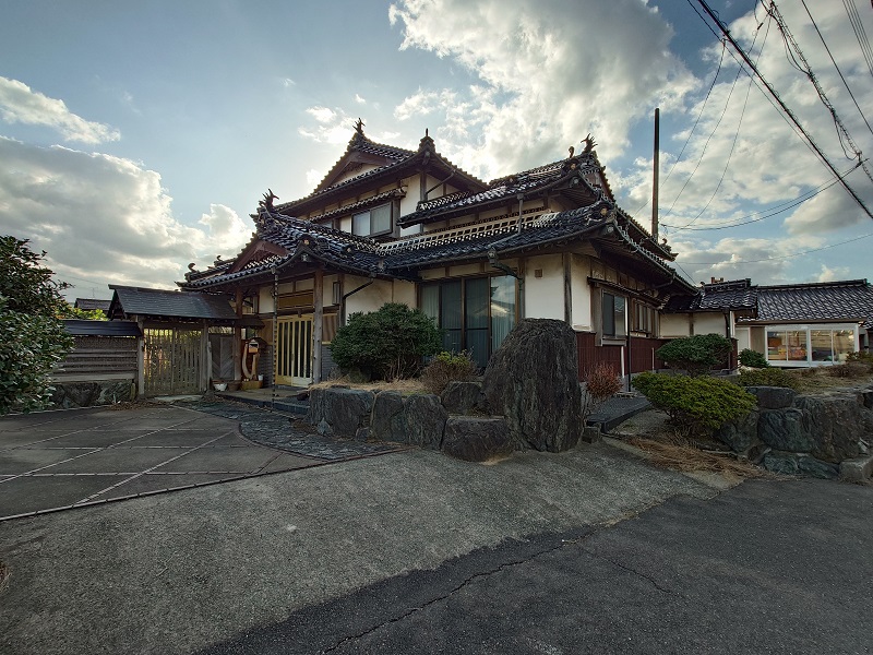 1970s wood house, 7-min walk to station, Tottori