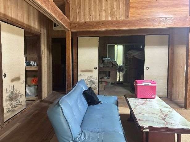 1970s wood house in Tamina, China