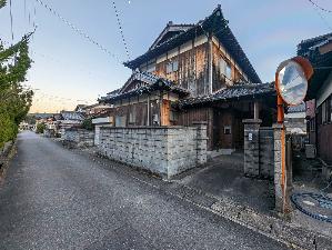 1990s wood house with outbuildings in Yamaguchi