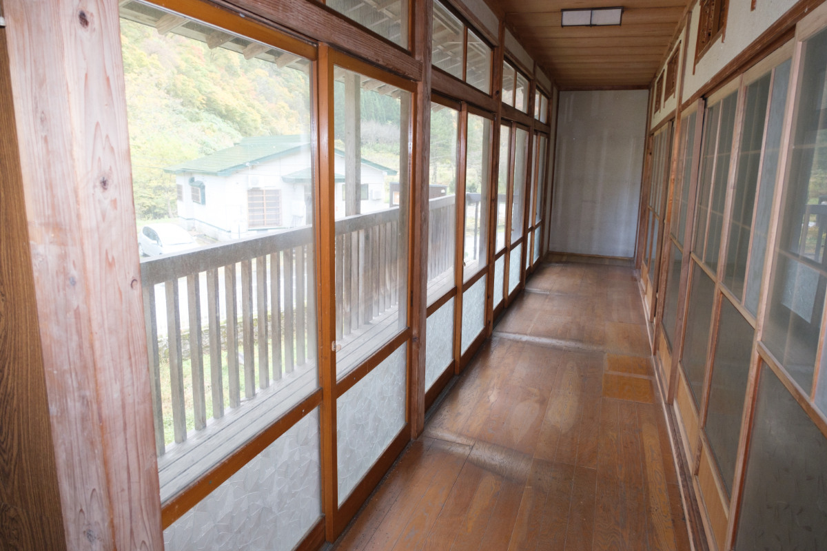 1960s wood house on a large plot in Yamagata