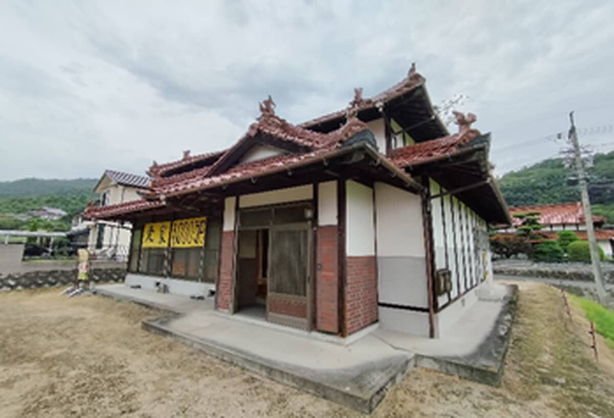 1990s wood house in Hiroshima