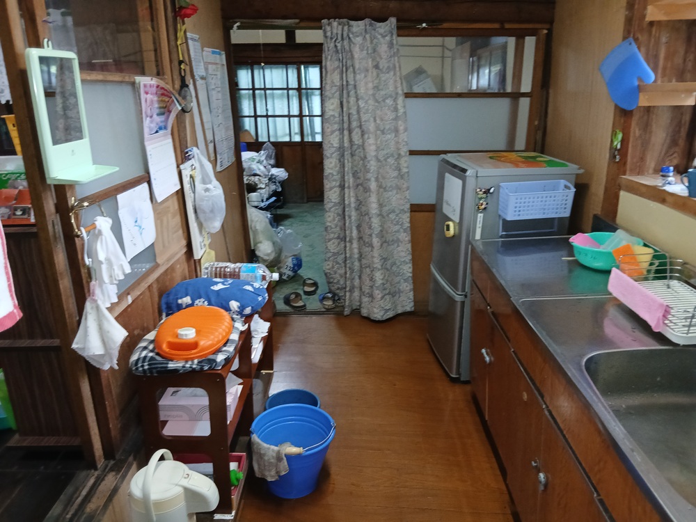 1940s wood house on a large plot in Iwate