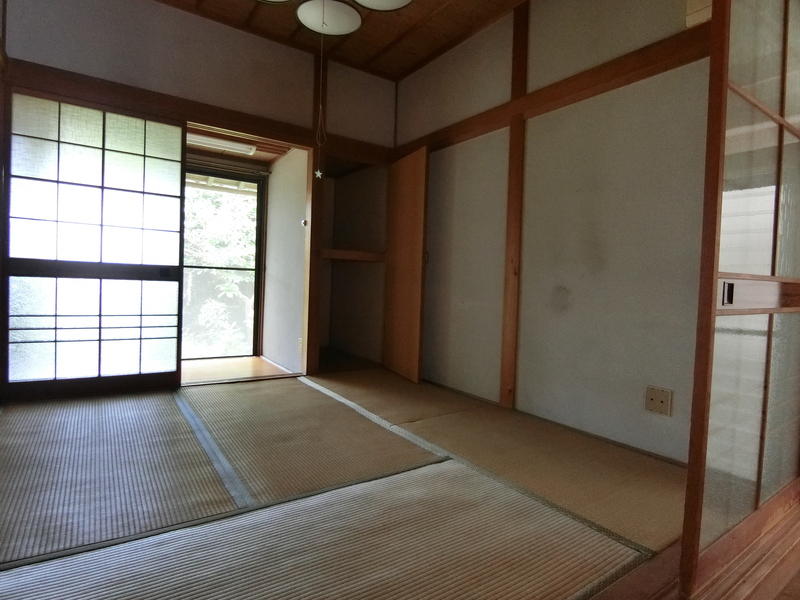 1980s wood house in Kochi