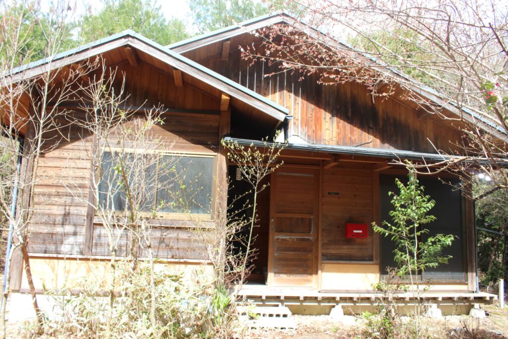 2000s wood house on a large plot in Nara