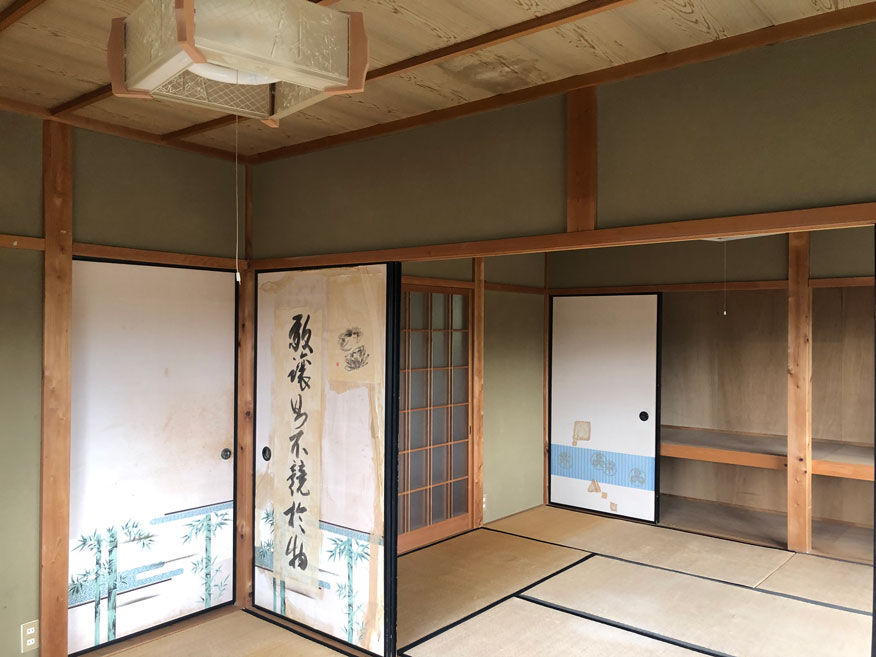 Wood house with outbuildings in Yagi, Nantan