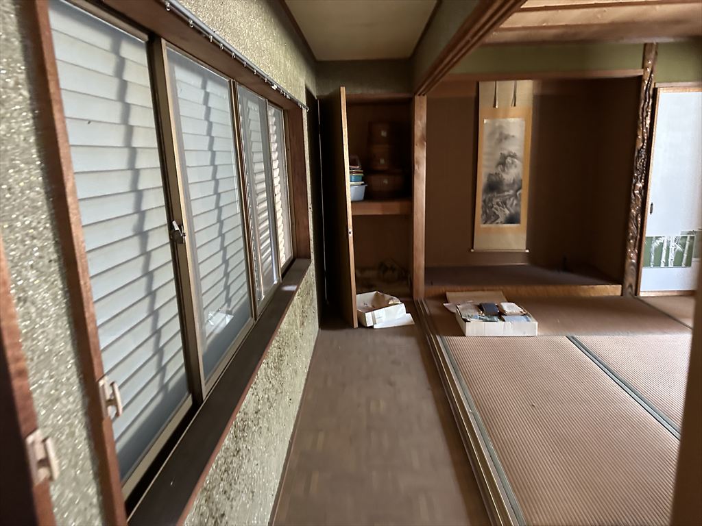 1940s wood house with storehouses in Gifu