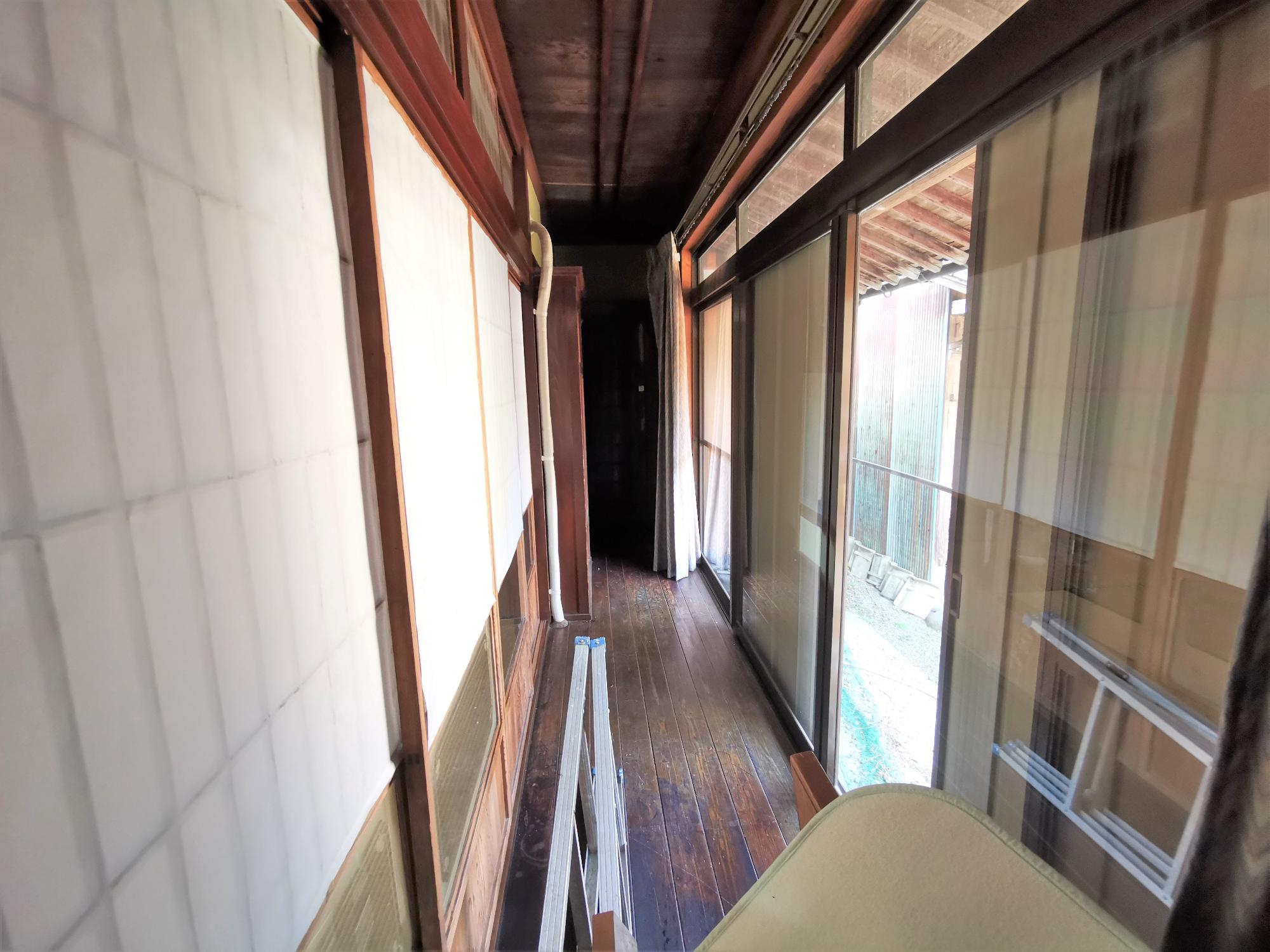 Wood house with outbuildings in Fukuoka