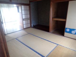 1960s wood house in Oita