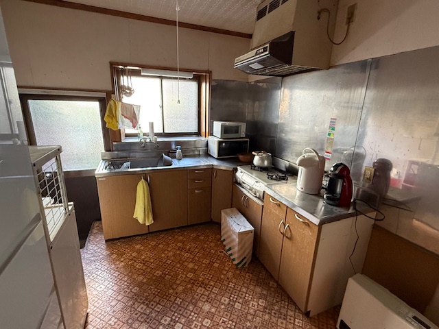 1950s wood house, 16-min walk to station, Nagano