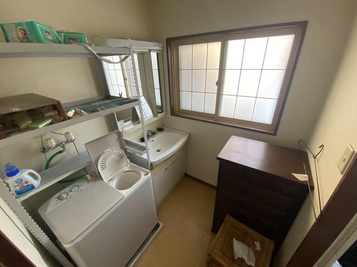 2000s wood house in Toyama