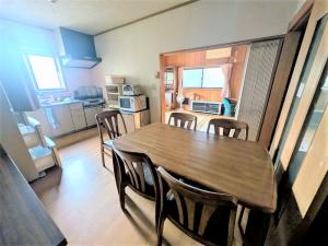 1970s wood house, 17-min walk to station, Shimane