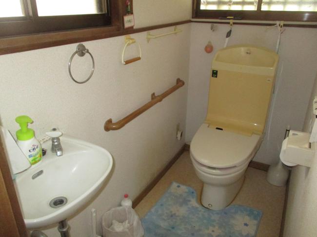 1920s wood house on a large plot in Okayama