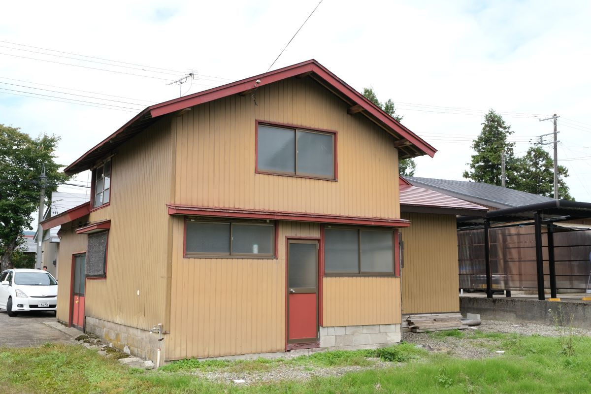 Wood house on a large plot in Yamagata