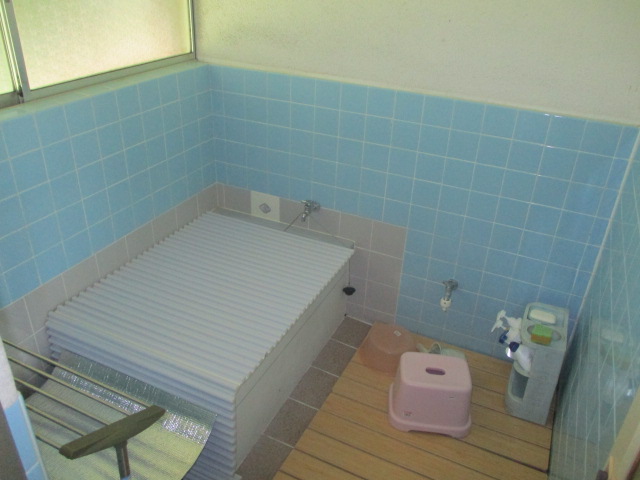 Wood house on a large plot in Chiba