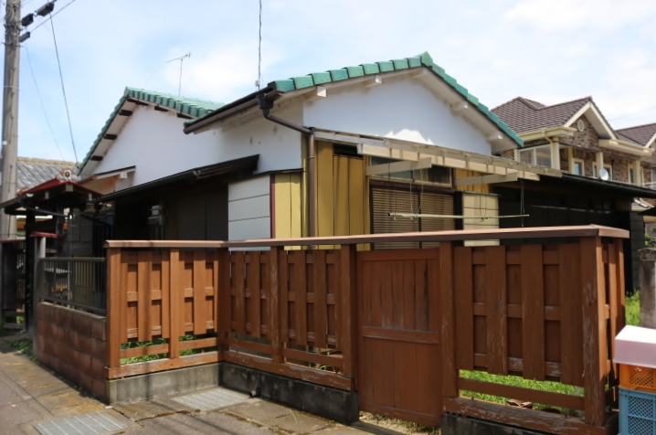 1970s wood house, 5-min walk to station, Tochigi