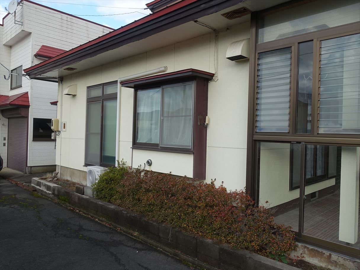 1980s wood house in Akita