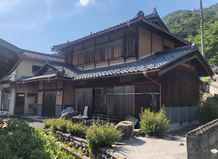 1980s wood house with outbuildings in Miyama, Nantan