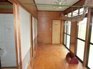 1980s wood house, 8-min walk to station, Kawanishi, Yusui