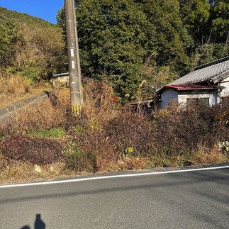 1980s wood house on a large plot in Mie