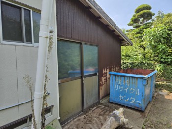 1970s wood house in Kaseda, Minamisatsuma, farmland, approval needed