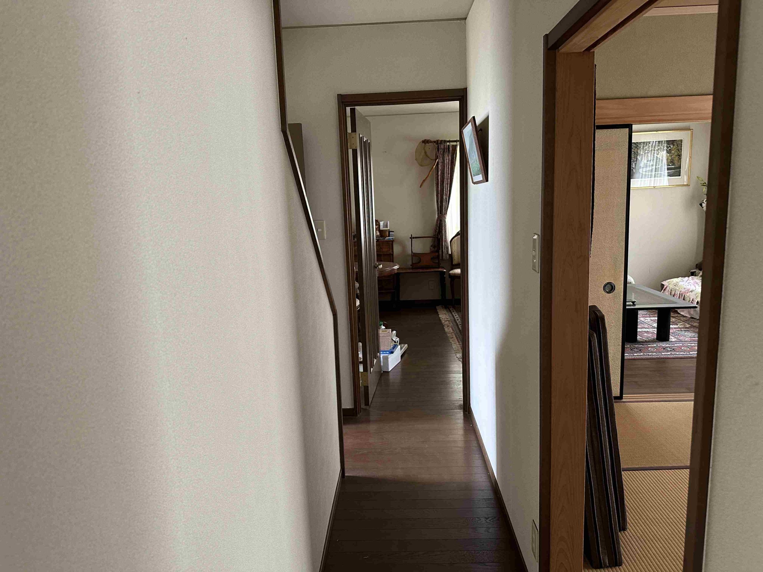 1990s wood house, 18-min walk to station, Gifu
