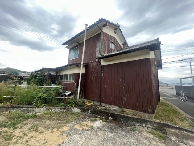 1970s wood house in Ehime