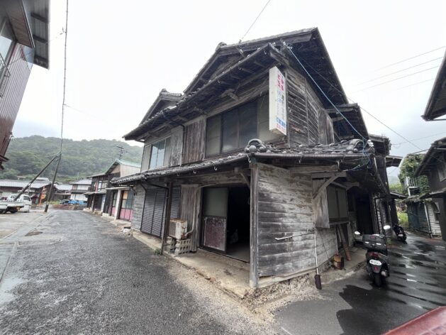 Wood house in Ehime