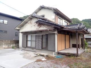 1980s wood house in Oita